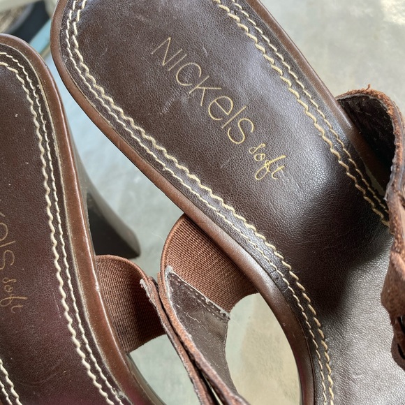 Nickels Soft leather strap braided slip on wood heel sandals brown studs size:7 - Picture 4 of 8